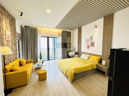 Cho thuê phòng ban công gần Lotte Cộng Hòa_Nhà ga T3 Tân Sơn Nhất Tân Bình_Cầu vượt Hoàng Hoa Thám