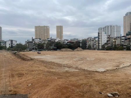 Cho thuê mặt bằng 8000m2 làm sân pickleball