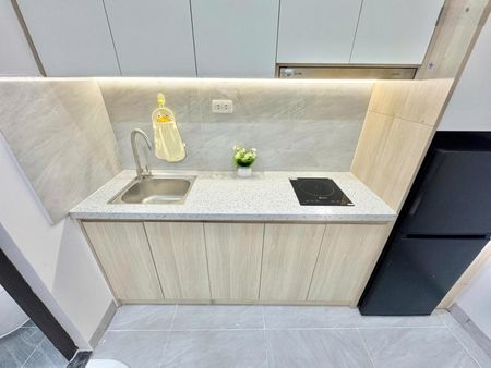 Cho thuê gấp phòng đẹp, xây mới tại 491 Đê La Thành, gần Giảng Võ, 20m, full NT, giá chỉ 4.9 tr/th.