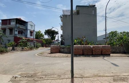 Cho Thuê Đất Đấu Giá X2 Cự Khối (Lô Góc 3 Mặt Tiền)