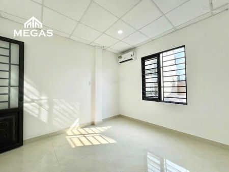 Phòng Cao Cấp Cửa Sổ Thoáng Ánh Sáng Trực Tiếp Ngay Cầu Hoàng Hoa Thám