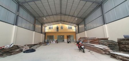 Kho 600m2, giá 45 tr mới xây Nguyễn Văn Cự