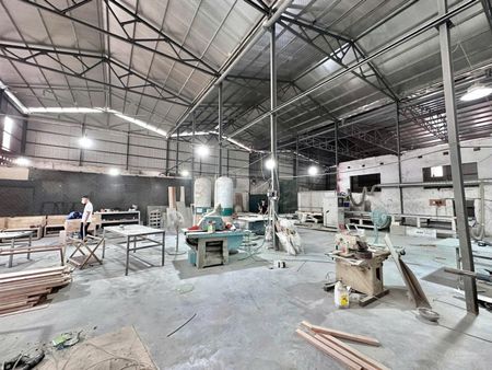 Cho thuê 600m2 kho xưởng Đức Giang, container đỗ, xuất full VAT, giá 90k/m2/th