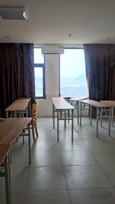 Cho thuê 800m2 mặt sàn tòa khách sạn mặt đường Hậu Cần - Trung tâm Bãi Cháy, Hạ Long