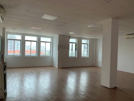 Cho thuê văn phòng mặt phố thiên hiền 136m giá 16tr