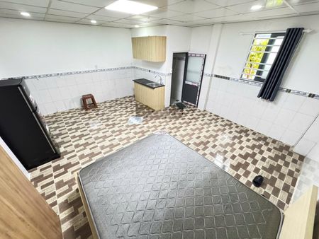 Phòng siêu to 50m2 nằm ngay cầu Thang Đa