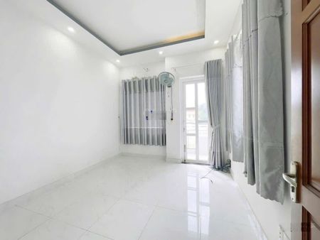 Nhà mới 50m2 2lầu st 4pn 3wc hxh kinh doanh đường số 8 p11
