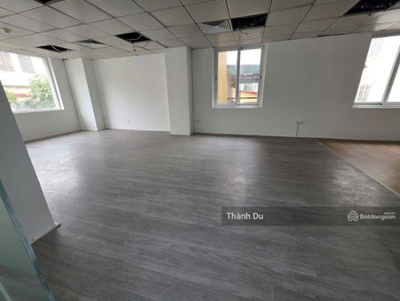 Cho thuê mặt bằng văn phòng phố Trần Quốc Toản 133m2 giá 60 tr