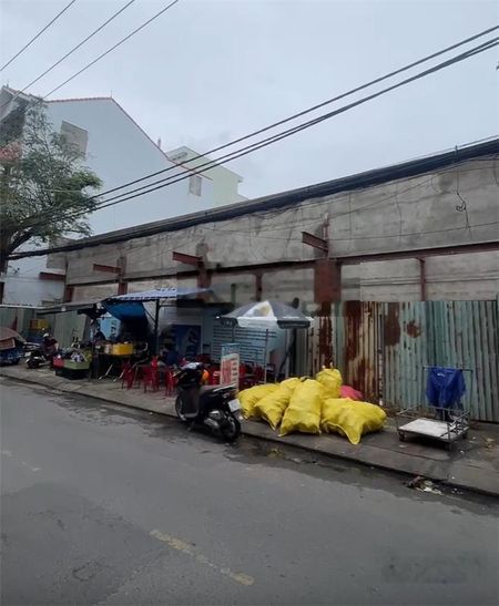 Cho thuê mặt bằng Thanh Khê gần chợ 350m2 ngang 30m, giá 60 triệu/tháng