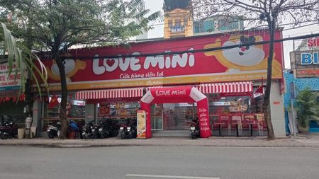Cho thuê Nhà mặt phố Đường Láng, Đống Đa: 304m2, mặt tiền 16m : làm ngân hàng, showrom, gara ô tô.