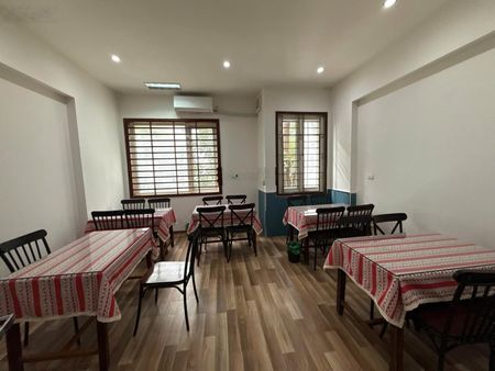 Cho thuê nhà 5 tầng ngõ 76 Phố Duy Tân, Cầu Giấy, mặt đường 8m, ô tô đỗ cửa