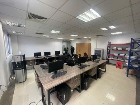 Cho thuê sàn văn phòng tầng 6 mặt phố Nguyễn Du 50m giá chỉ 16 triệu, mới đẹp