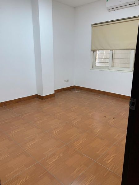 Chính chủ cho thuê nhà tại Thọ Thá, Cầu Giấy làm Văn Phòng. DT 70m2 giá 20.5tr. LH 0984828912