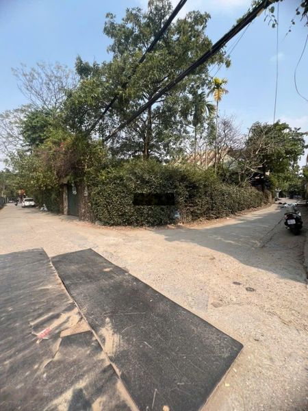 Cho thuê đất ngọc thuỵ- sát hồng tiến kéo dài- lô góc full thổ cư 500m chỉ 30 triệu/tháng