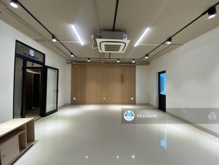 Bất ngờ: văn phòng 40m2 mà đủ chỗ cho cả team 8 - 10 nhân sự