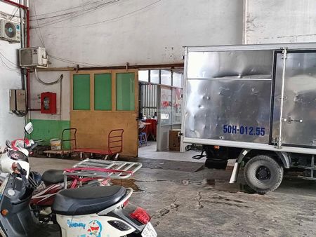 Cho thuê kho, nhà xưởng 350m2 tại Lương Minh Nguyệt, 37 triệu VND