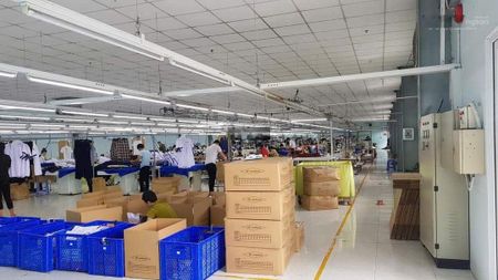 Cho thuê xưởng may mặc, Tân Thới Nhất, Quận 12, DT: 2,400m2