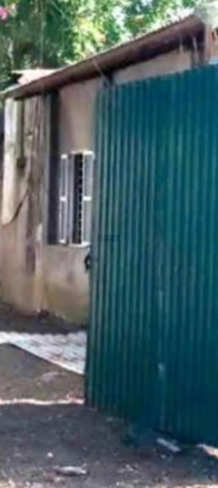 Cho thuê 235m2 đất đã có nhà 90m2 khu Thạch Cầu. Đường trước mặt 12m. Giá 10 triệu