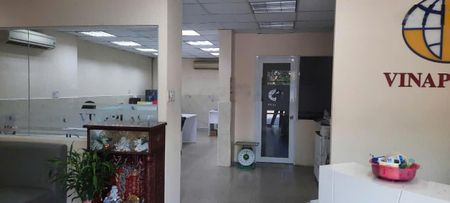 Cho thuê tòa nhà văn phòng 1 trệt 3 lầu và kho(có thể thuê riêng lẻ) tại Quận 4 cũ TP Hồ Chí Minh