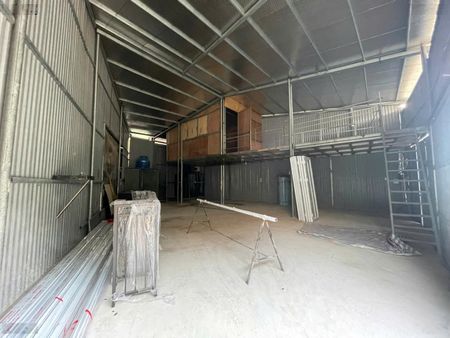 Cho thuê kho xưởng 200m2, 140m2 + gác xép tại đường 70 - Miêu Nha, Xuân Phương, Nam Từ Liêm, Hà Nội