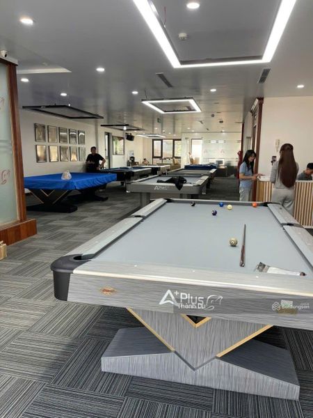 Cho thuê 250m2 mặt bằng tầng 1 kèm hầm để xe mặt phố Lâm Hạ - vị trí đẹp PCCC đầy đủ giá 40 tr/ th