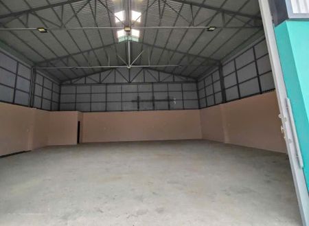 Kho đẹp cần cho thuê gấp ở KCN Long Hậu diện tích 300m2 có điện 3 pha