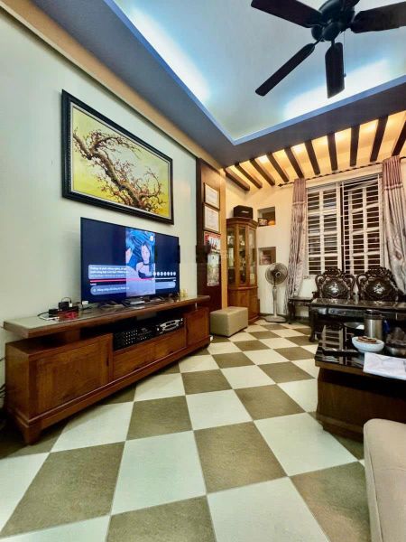 Cho thuê nhà riêng khu phân lô 7.2ha Vĩnh Phúc, Ba Đình, ô tô ra vào dừng đỗ trước nhà, 50m2x5 tầng