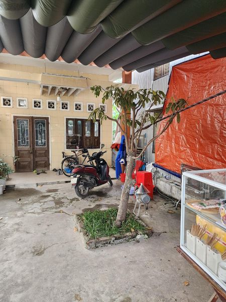 Cho thuê nhà rộng 200 m2 mặt tiền số 205 Nguyễn Văn Cừ ( QL1A) ngay chân đèo Hải Vân