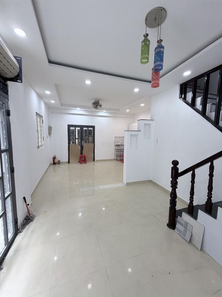 Cho thuê NC. 358/2/36 CMT8Q3. Ngang 5m dài 8m5. Giá 12.500tr. A Bảo chính chủ. 0908734373