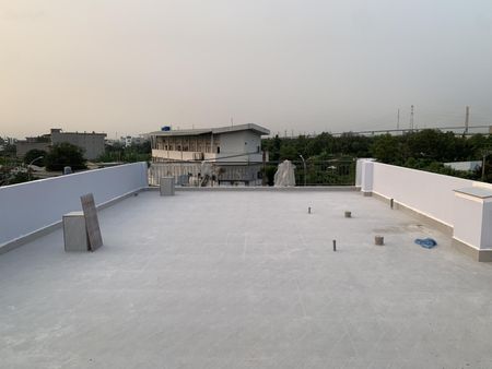 Cho thuê nhà nguyên căn ngay cổng KCN Hiệp Phước mới 100%, 1 trệt 2 lầu, sân thượng