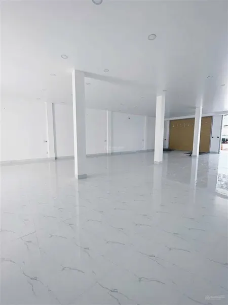 Cho thuê mặt bằng mới 100% gần thành phố mới , thủ dầu một diện tích 10x30, xây dựng 10x22