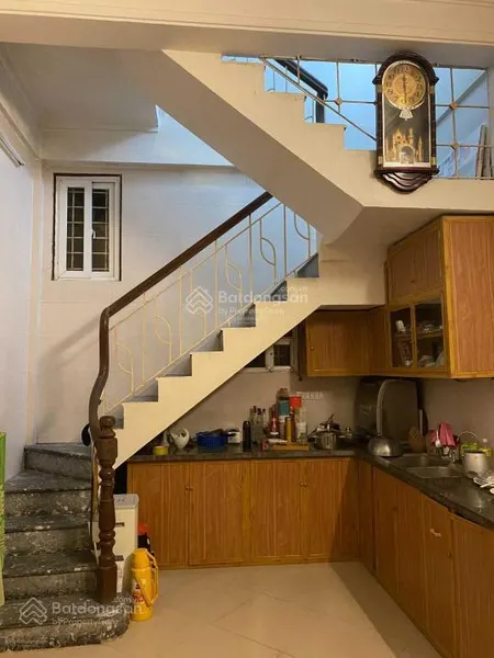 Cho thuê nhà riêng tổng diện tích 125m2, 5 tầng, 3 phòng ngủ, 2 nhà vệ sinh