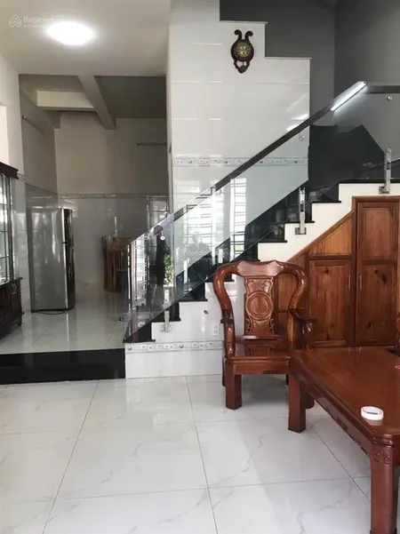 Cho thuê nhà 1 trệt, 2 lầu, hẻm 12m xe ô tô, gò ô môi q7, giá 18 triệu 0918 730 *** minh trang