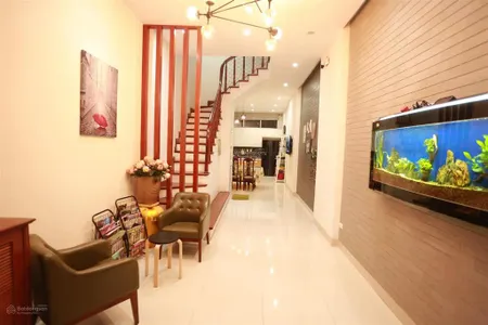 Cho thuê nhà riêng 90m2, 04 tầng + gara vị trí đắc địa cạnh hdi tower và gần vincom bà triệu, hn