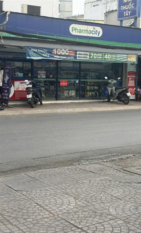 Cho thuê mặt bằng đang kinh doanh nhà thuốc 10 năm, mặt tiền 10m đường phan văn trị, q. bình thạnh