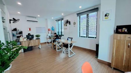 Cho thuê văn phòng Phương Liệt Thanh Xuân diện tích 35m2, giá thuê 5,6 triệu, lh: 0977306046