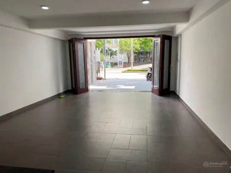 Cho thuê mặt bằng mặt tiền đường lê thạch, phường 12, quận 4