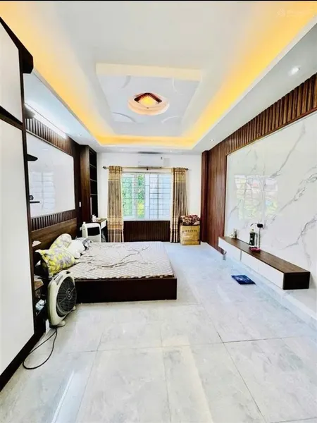Chính chủ cho thuê nguyên căn phố ngũ nhạc, nội thất siêu đẹp, ở luôn, giá mềm. quận hoàng mai