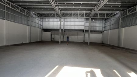 Kho cho thuê tại Lê Đình Cẩn, 25 triệu, 300m2, hàng hot! Conf vào đêm
