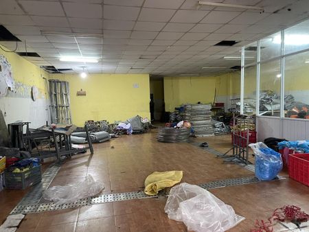 Cho thuê nhà kho mặt tiền đường Phạm Viết Chánh - Gần Lê Đại Hành, DT: 225m2 kho kiên cố, phù hợp