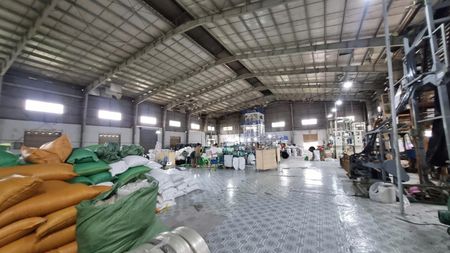 Cho thuê xưởng KV: 4.300m2, xưởng: 2.800m2, trong KCN Long Hậu, Long An, giá: 4 usd/m2 ~ 104ng/m2