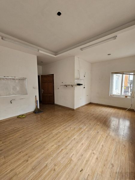 Cho thuê văn phòng, kho tại 46 phố Linh Lang, Ba Đình. Diện tích 25m2, tầng 1. Giá 6 triệu/tháng