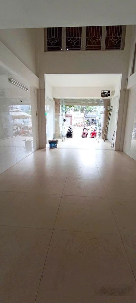 Cho thuê nhà mặt tiền đường Tên Lửa Đối diện Aeon Bình Tân 5Pn 4 lầu