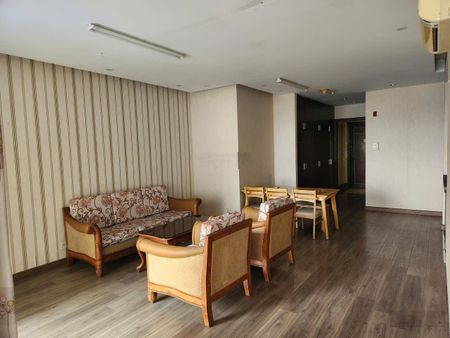 Cho thuê căn hộ 3PN, 2WC, 110m2 tại The EverRich I, 19 triệu, Q11, HCM