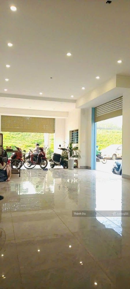 Cho thuê mặt bằng kinh doanh, văn phòng, cửa hàng Bát Khối Long Biên 75m2 giá 12 triệu / tháng