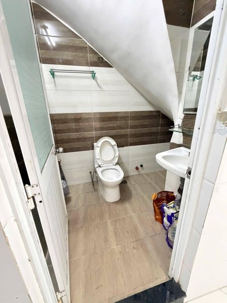 Cho thuê nhà nguyên căn P15 Q8 4PN có sân thượng giá 7,5triêu