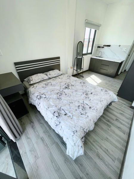 Cho thuê căn Studio ban công Q4, gần Đh Luật, Đh Nguyễn Tất Thành, cầu Kênh Tẻ, cầu Tân Thuận