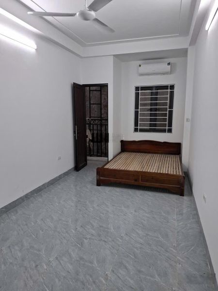 Chính chủ cho thuê phòng mới xây có ban công tại Kiều Mai - S =25m2 - Gần Ga tàu điện, xe buýt