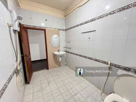 Phòng cho thuê Full NT có cửa sổ trời, thoáng rộng, Giá siêu rẻ Tôn Thất Thuyết Q4 gần Xóm Chiếu