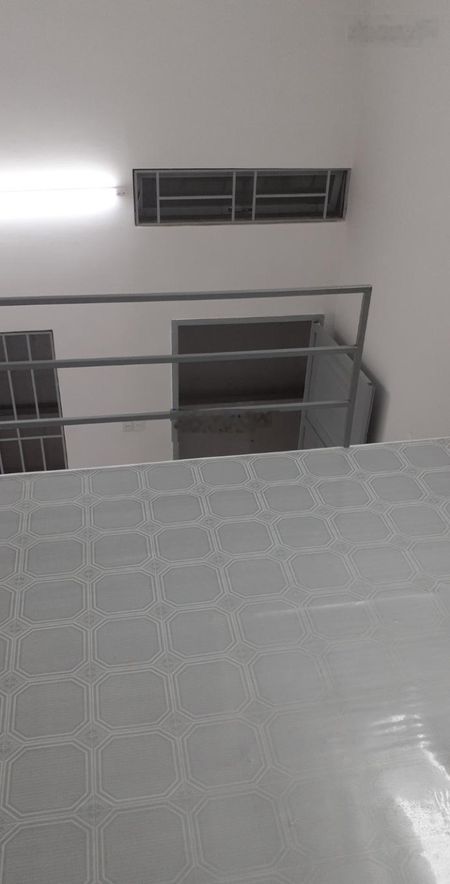 Phòng trọ, trung tâm Nha Trang, đường Hoàn Kiếm, DT 18m2, giá 2 tr, cách Co. Op mart 300m, chợ 200m